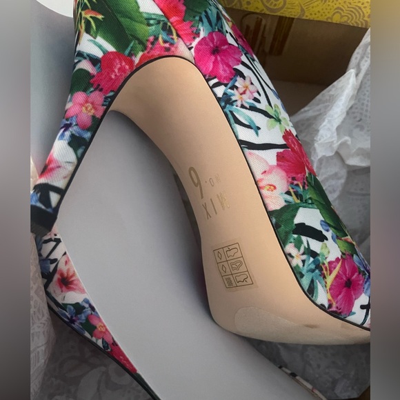 New floral print heels by mix no 6 - Picture 3 of 9